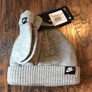 ✨NWT✨ Grey Infant Nike beanie with mittens